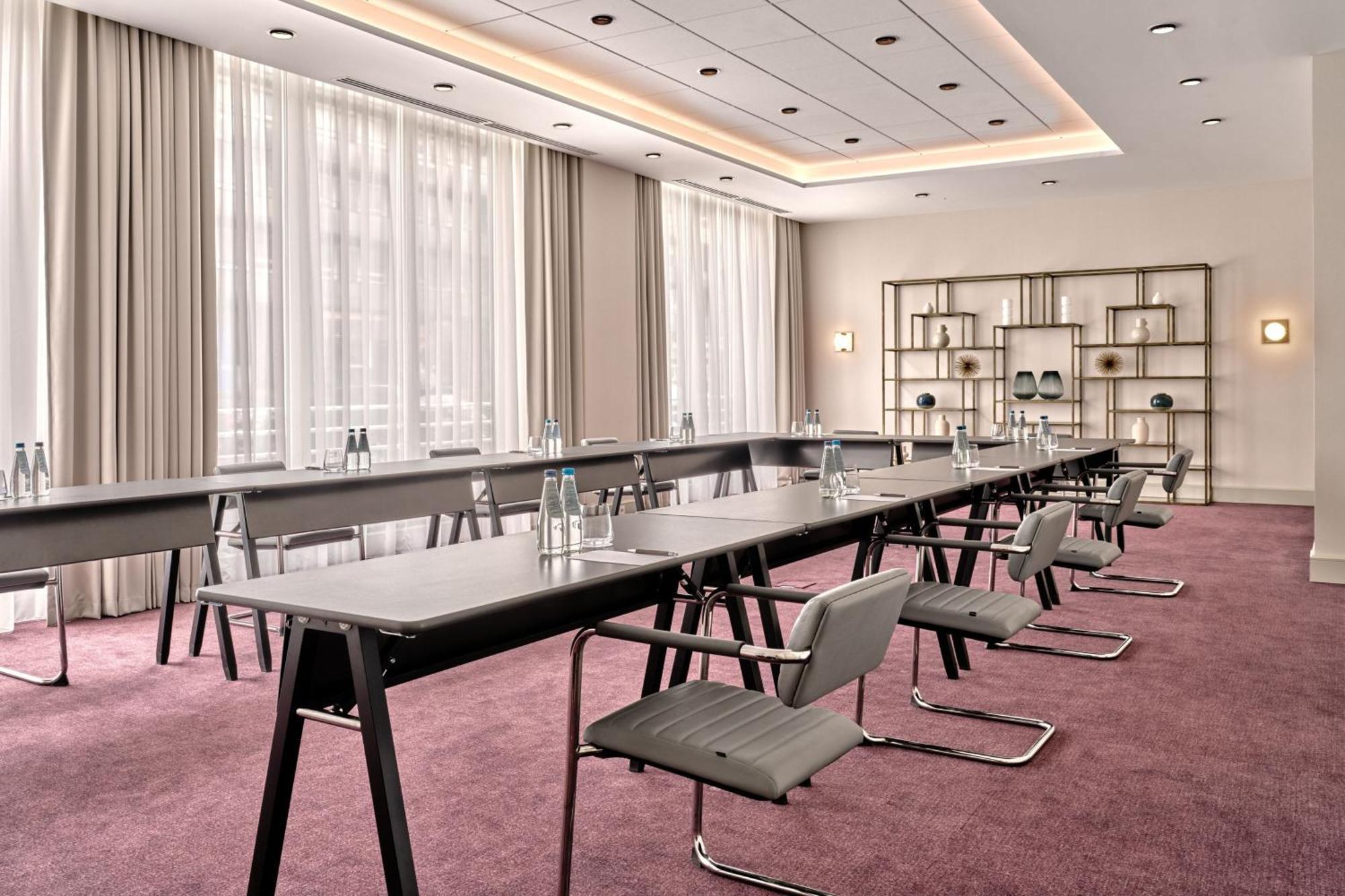 Sheraton Grand Warsaw Exterior photo Meeting room